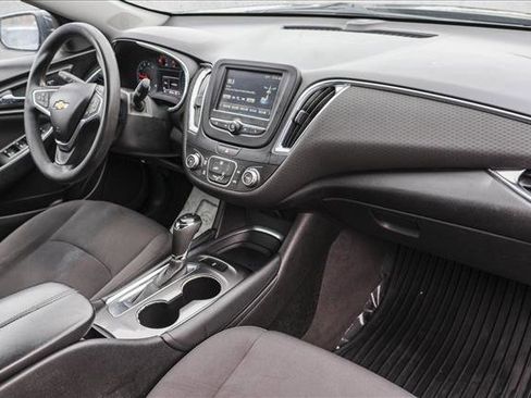Used 2018 Chevrolet Malibu LT image 27