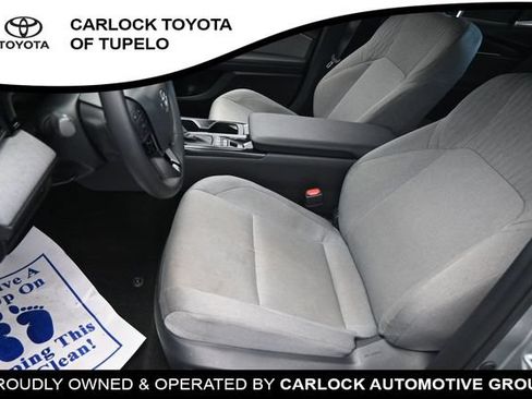 Used 2026 Toyota Camry LE w/ Convenience Package FWD image 18