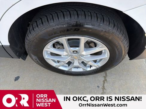 Used 2022 Chevrolet Equinox LT FWD image 9