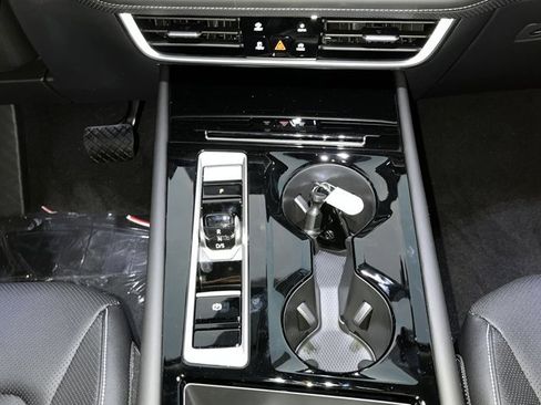 New 2026 Volkswagen Atlas SE image 14