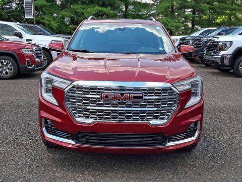 Used 2023 GMC Terrain Denali w/ Denali Premium Package AWD/4WD image 2
