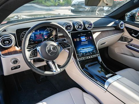 Used 2025 Mercedes-Benz CLE 300 4MATIC Coupe image 9