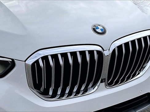 Used 2021 BMW X5 xDrive40i w/ Premium Package image 30