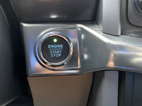 Used 2023 Ford F150 Lariat w/ Trailer Tow Package image 26