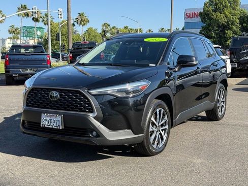Used 2022 Toyota Corolla Cross XLE w/ Convenience Package FWD image 10