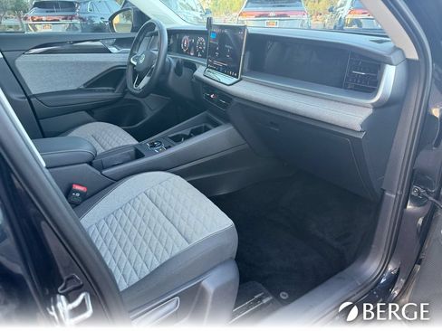 Used 2025 Volkswagen Tiguan S FWD image 29