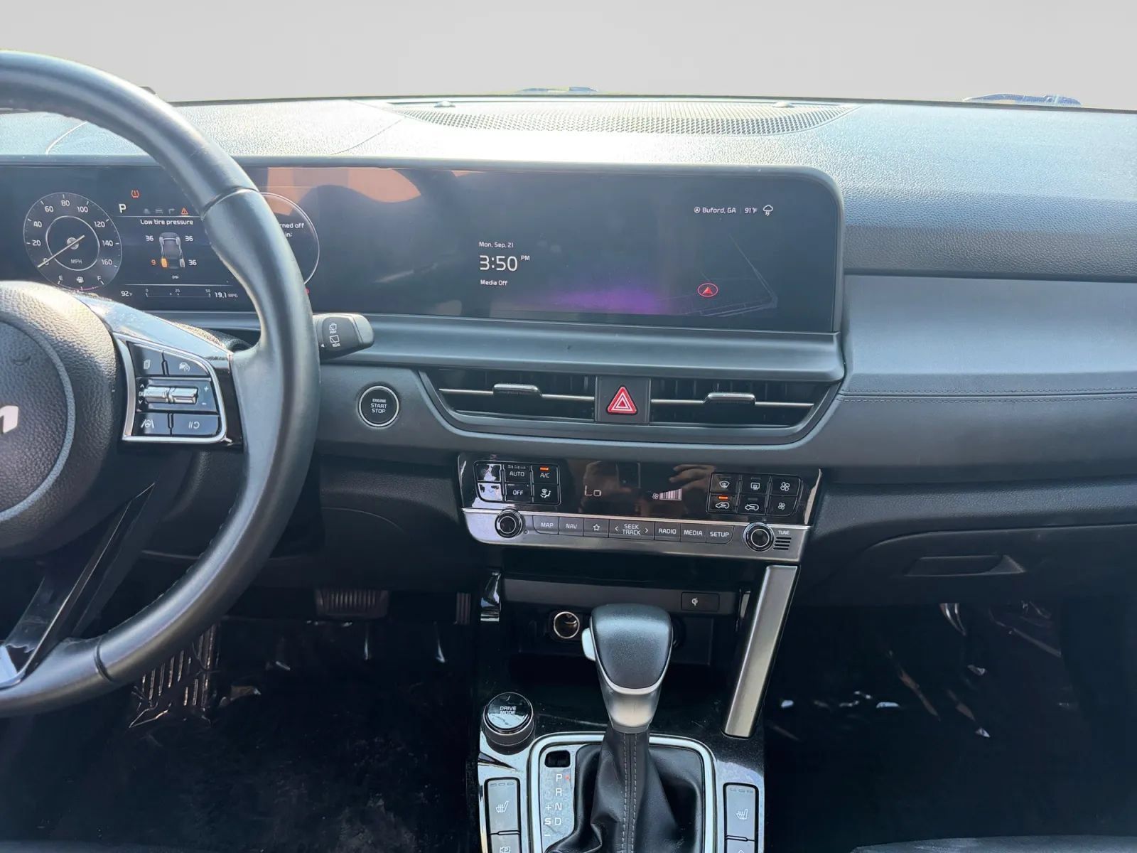 Used 2024 Kia Seltos EX FWD image 19