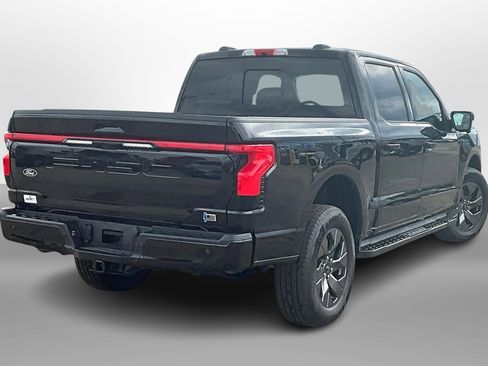 Used 2024 Ford F150 Lightning Lariat image 11