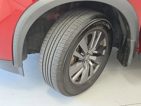 Certified 2022 Nissan Pathfinder SV FWD image 31