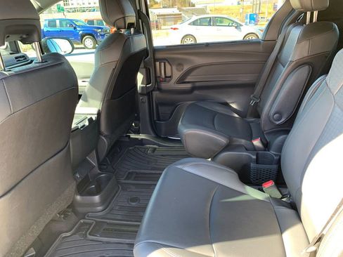 Used 2022 Toyota Sienna XSE w/ XSE Plus Package image 14