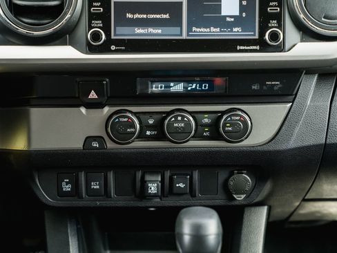 Certified 2022 Toyota Tacoma SR5 w/ Technology Package image 17