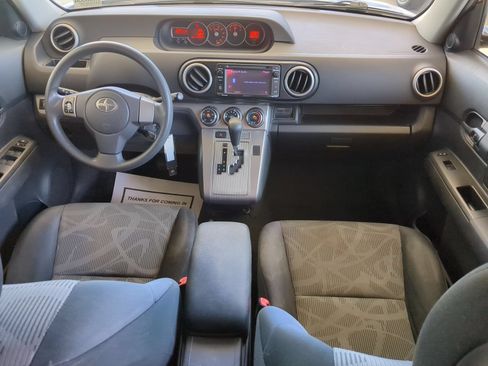 Used 2014 Scion xB FWD image 20