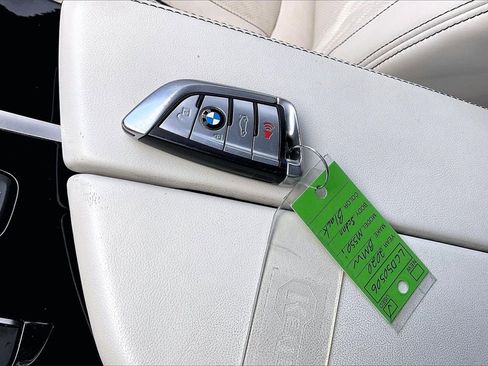 Used 2020 BMW M550i xDrive w/ Executive Package image 36