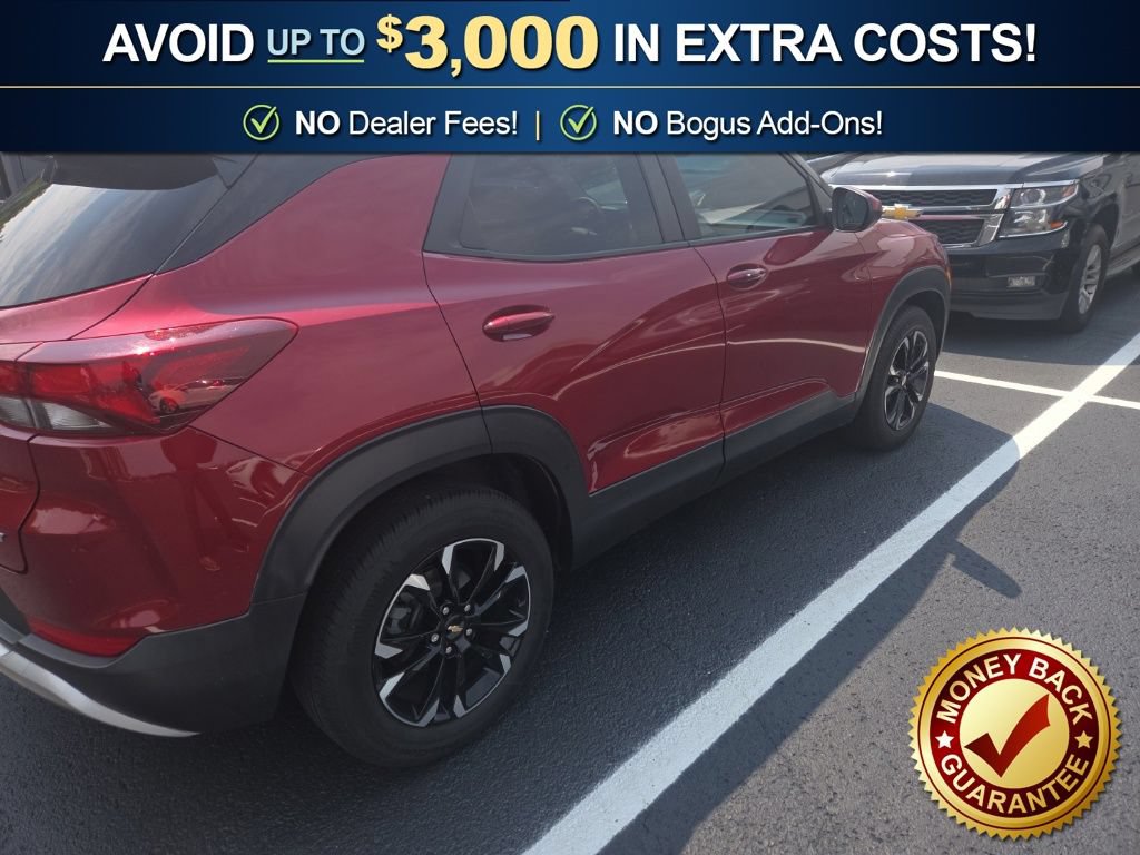 Used 2021 Chevrolet TrailBlazer LT FWD image 2