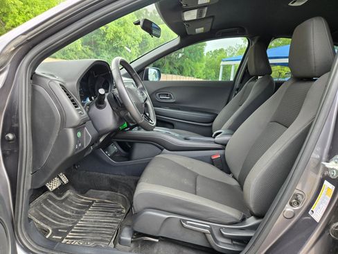 Used 2021 Honda HR-V Sport image 9