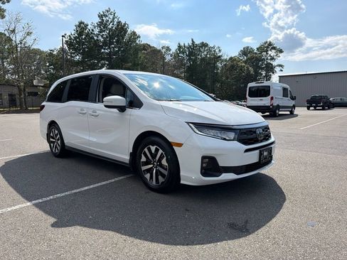 Used 2025 Honda Odyssey EX-L image 4