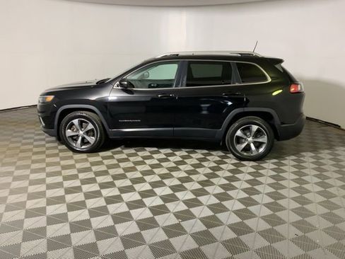 Used 2019 Jeep Cherokee Limited image 12