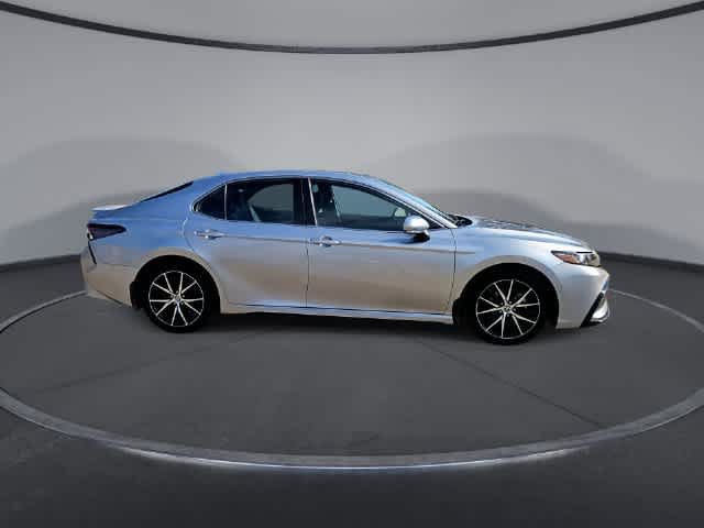 Used 2024 Toyota Camry SE FWD image 9