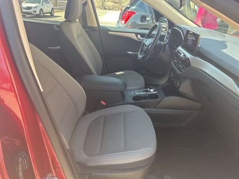 Used 2020 Ford Escape SE image 22