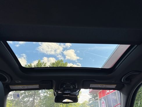 New 2025 Alfa Romeo Giulia AWD w/ Driving Assist Package image 17