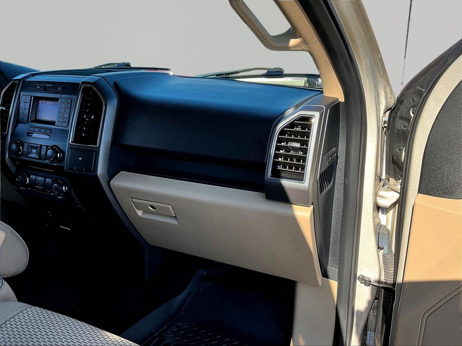 Used 2018 Ford F150 XLT AWD/4WD image 27