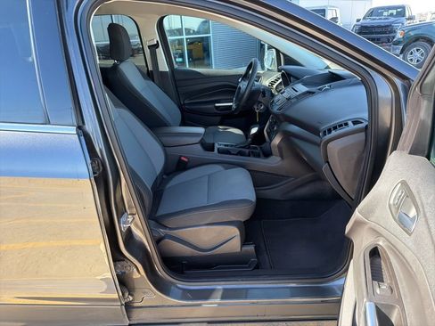 Used 2018 Ford Escape SE image 25