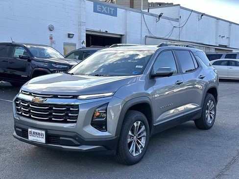Used 2025 Chevrolet Equinox LT w/ Convenience Package II FWD image 5