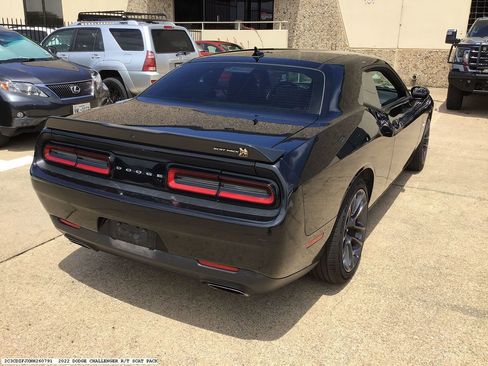 Used 2022 Dodge Challenger R/T Scat Pack RWD image 5