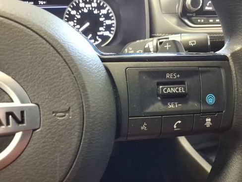 Used 2021 Nissan Rogue SV FWD image 17