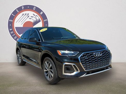 Used 2022 Audi Q5 2.0T Premium w/ Convenience Package AWD/4WD image 2
