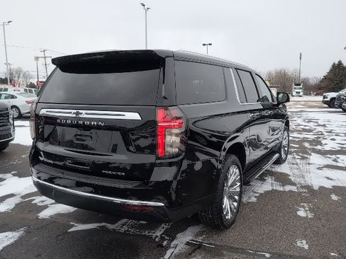 Used 2023 Chevrolet Suburban Premier w/ Premium Package image 7