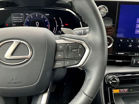 Used 2024 Lexus NX 250 FWD image 11