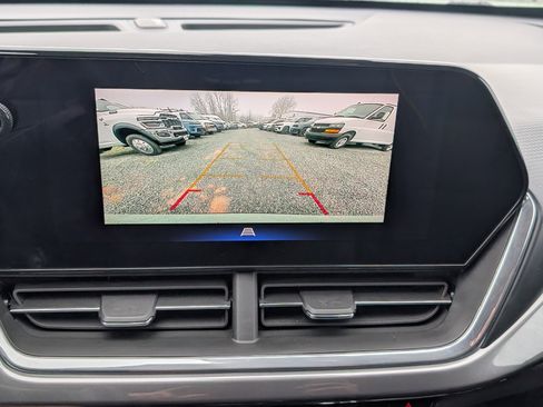 Used 2024 Chevrolet Trax ACTIV w/ Driver Confidence Package image 29