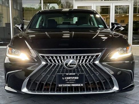 Certified 2024 Lexus ES 250 w/ Premium Package AWD/4WD image 2