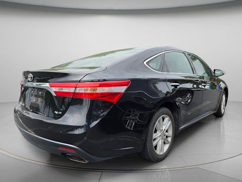 Used 2013 Toyota Avalon XLE Premium FWD image 5