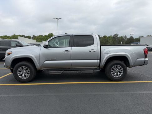 Used 2019 Toyota Tacoma SR5 image 4