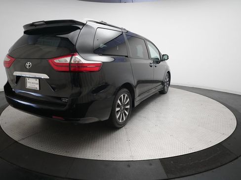 Used 2018 Toyota Sienna Limited Premium w/ Carpet Mat Package AWD/4WD image 38