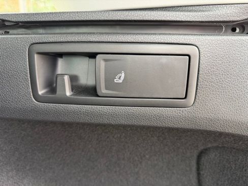 Used 2019 Volkswagen Golf Alltrack S image 11