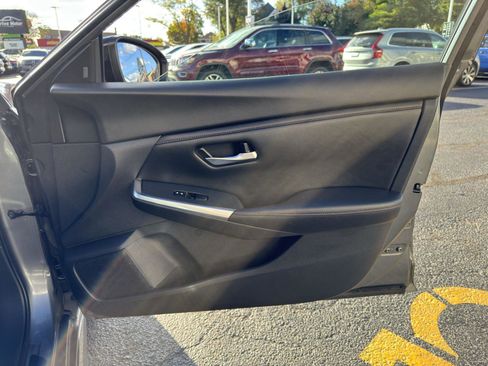 Used 2021 Nissan Sentra SR image 39