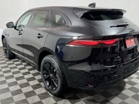 New 2026 Jaguar F-PACE R-Dynamic S image 7