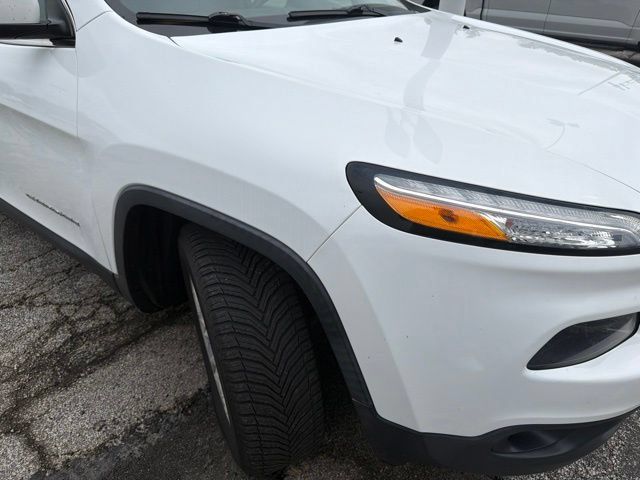 Used 2015 Jeep Cherokee Limited AWD/4WD image 9