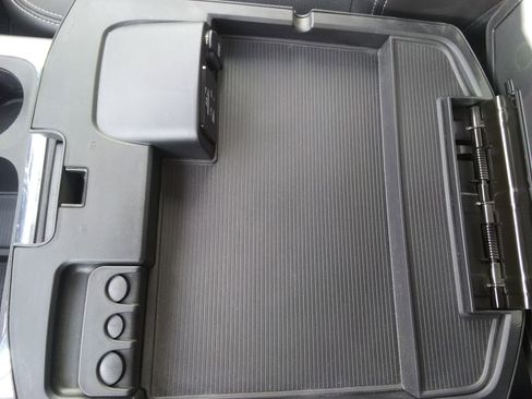 Used 2016 RAM 1500 Laramie w/ Convenience Group image 17