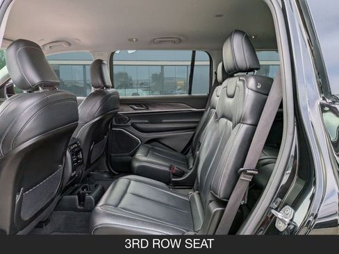 Used 2022 Jeep Grand Cherokee L Limited image 17