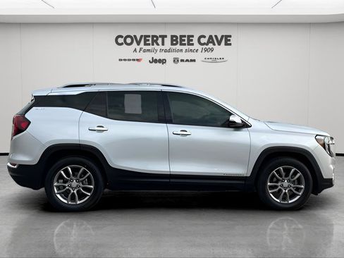 Used 2022 GMC Terrain SLT w/ Infotainment Package II image 11