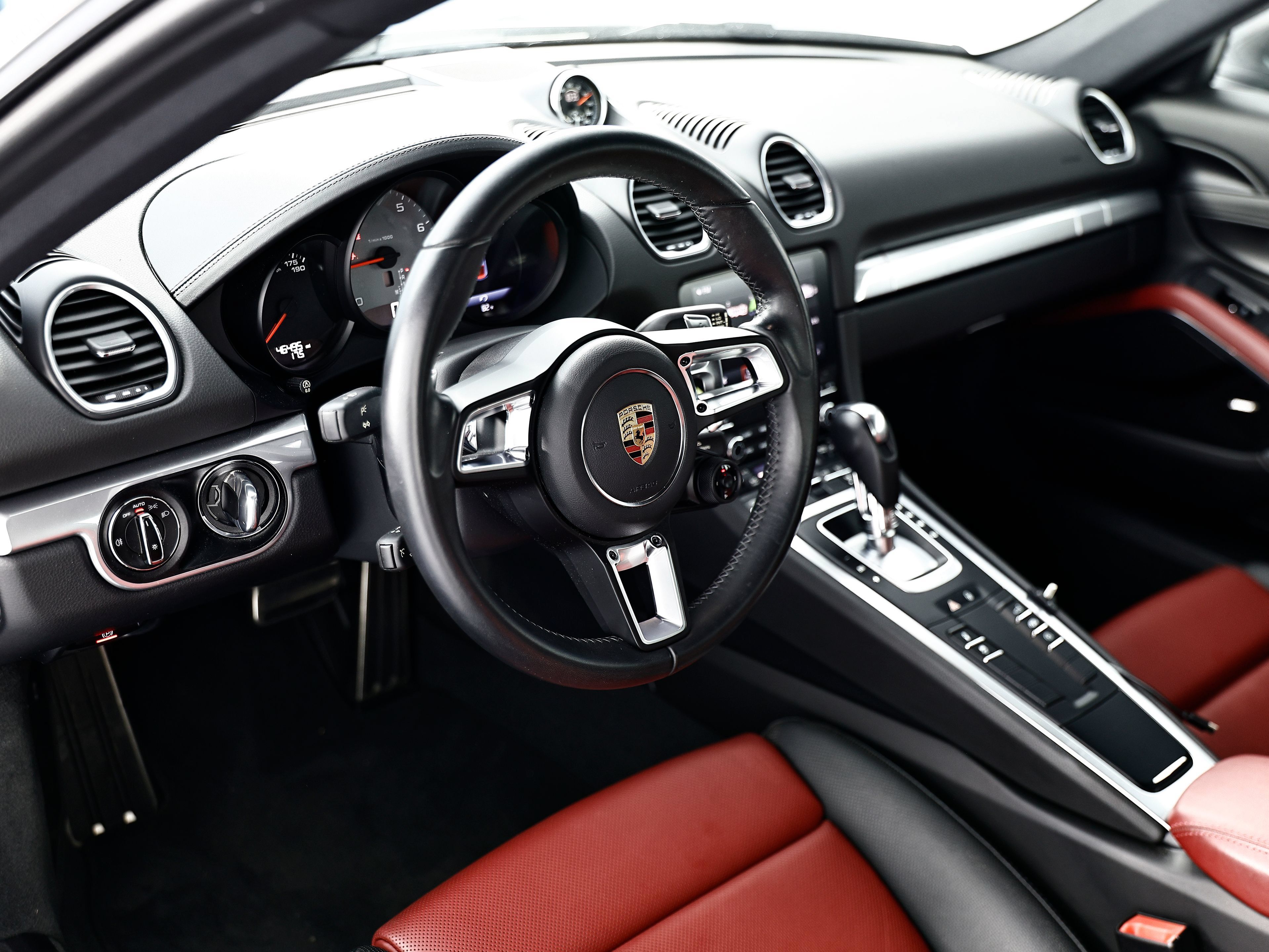 Used 2018 Porsche 718 Cayman S RWD image 20