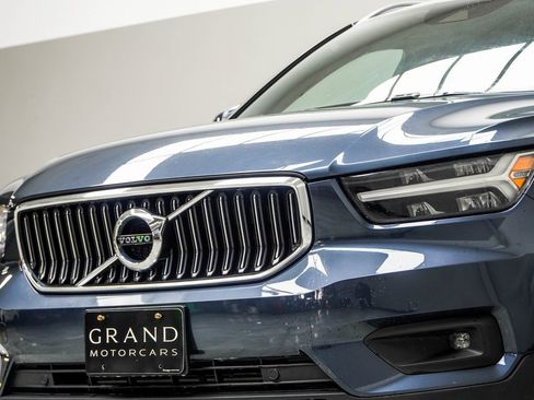 Used 2021 Volvo XC40 T5 Inscription w/ Climate Package image 2