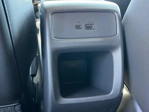 Used 2025 Chevrolet Trax LT FWD image 12