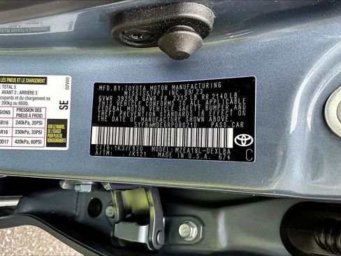 Used 2024 Toyota Corolla LE image 33