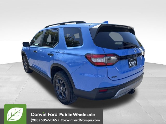 Used 2025 Honda Pilot TrailSport image 7