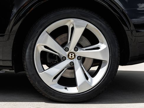 Certified 2020 Bentley Bentayga image 15